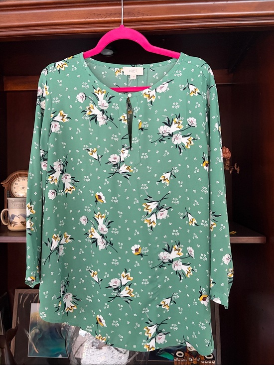 LOFT Tops - LOFT Green Floral Key Hole Front Blouse